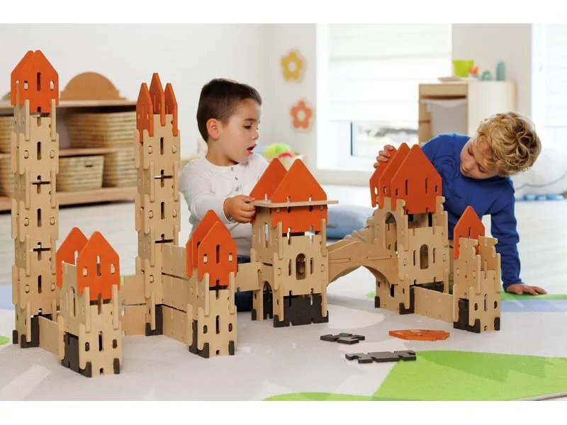 CHÂTEAU FORT À CONSTRUIRE