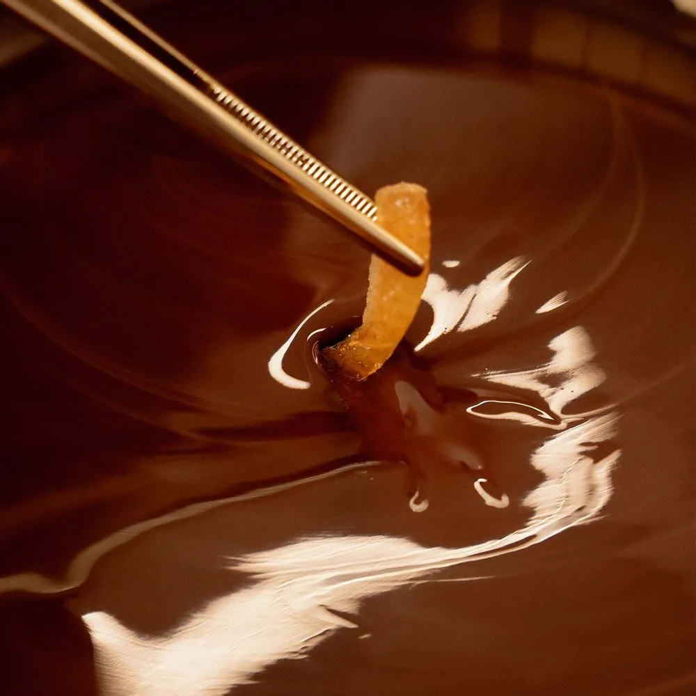 Orange-red peels covered in dark chocolate - 60 g